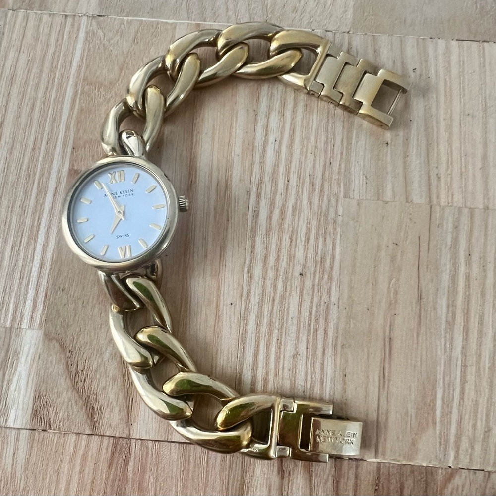 Anne Klein New York ladies gold tone curb chain Swiss dress watch NEW BATTERY